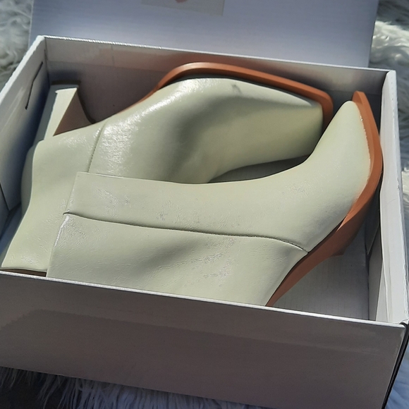 🆕️ LLS White Ankle Heeled Boots - Picture 12 of 15